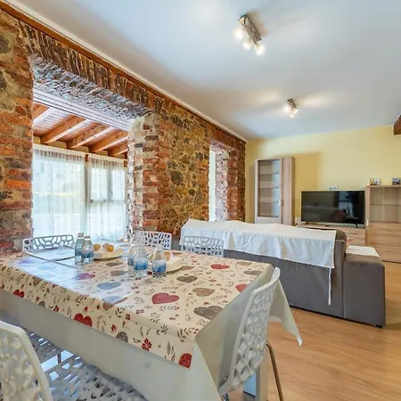 Διαμέρισμα With A Large Garden In *