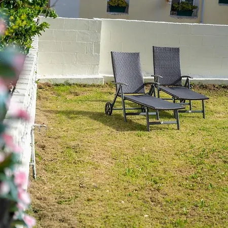 Διαμέρισμα With A Large Garden In *